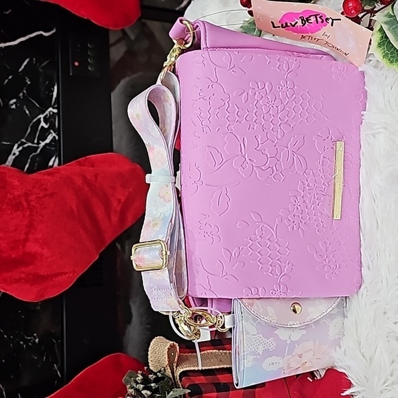 BETSEY JOHNSON PINK FLORAL IMPRINTED LUV BETSEY CROSSBODY w/HANG OFF POUCH - Picture 2 of 7